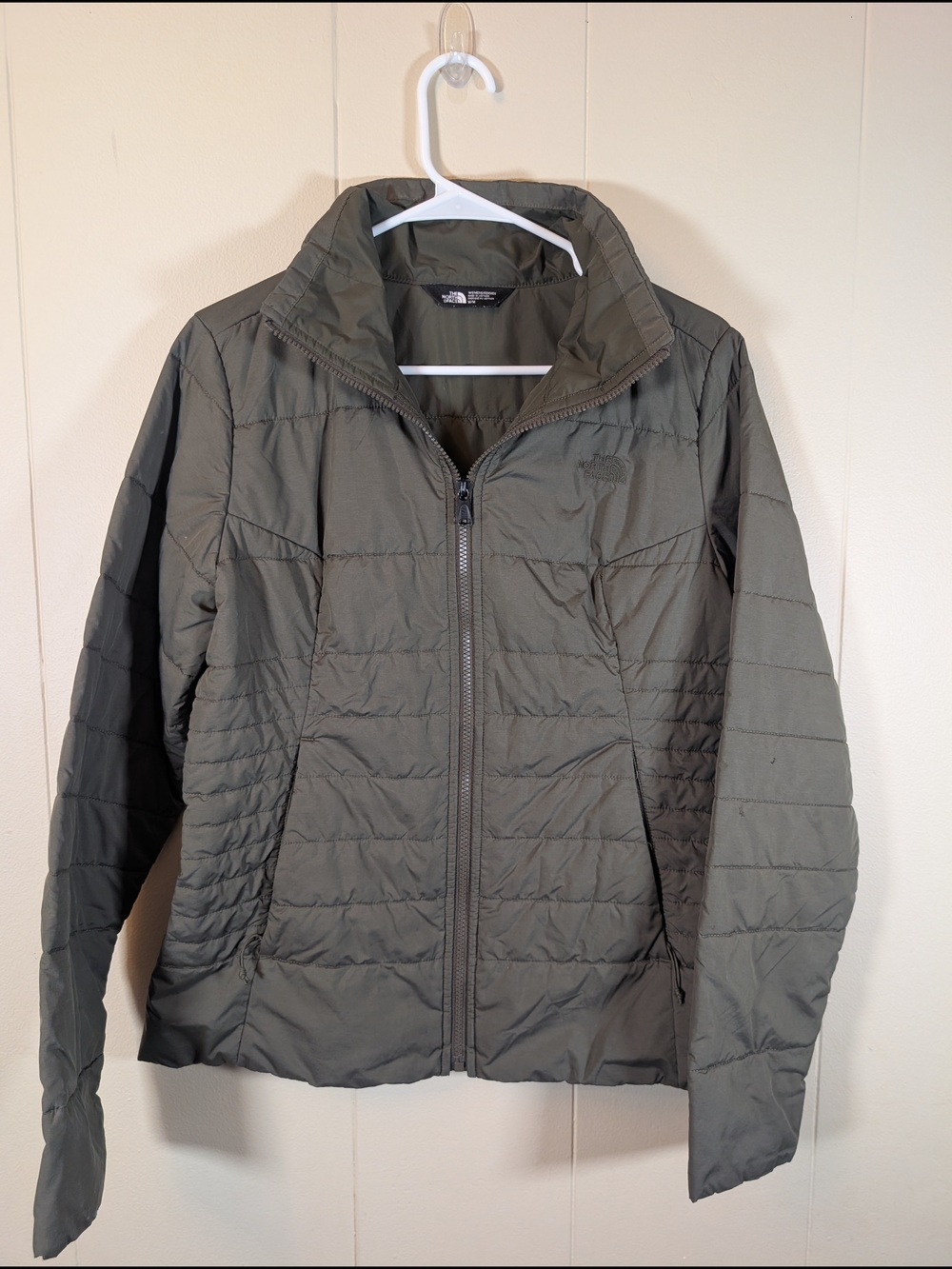 The North Face Women’s Medium Olive Green Quilted Puffer Jacket Lightweight